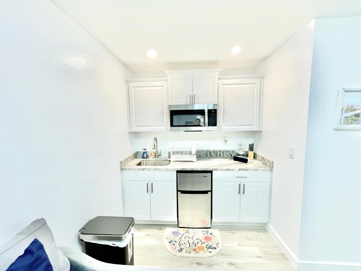 Adorable Studio In Downtown Cape Coral Near Beach! Екстер'єр фото